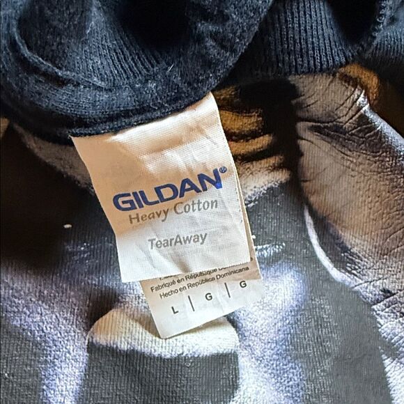 Gildan Black Graphic Tee - Picture 3 of 5